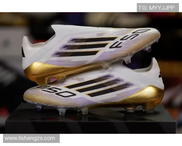 球星专属足球鞋助力世界杯精彩对决赛场背后的科技与荣耀