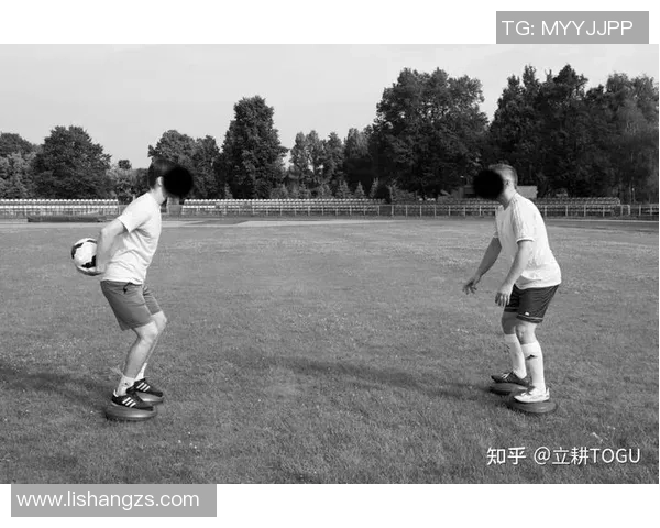 足球球星健身房训练日常揭秘：如何保持巅峰状态与增强体能