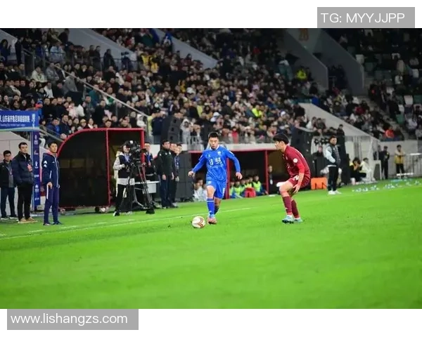 足球球星嘴大逆袭绿茵场展现豪迈风采赢得无数球迷喝彩